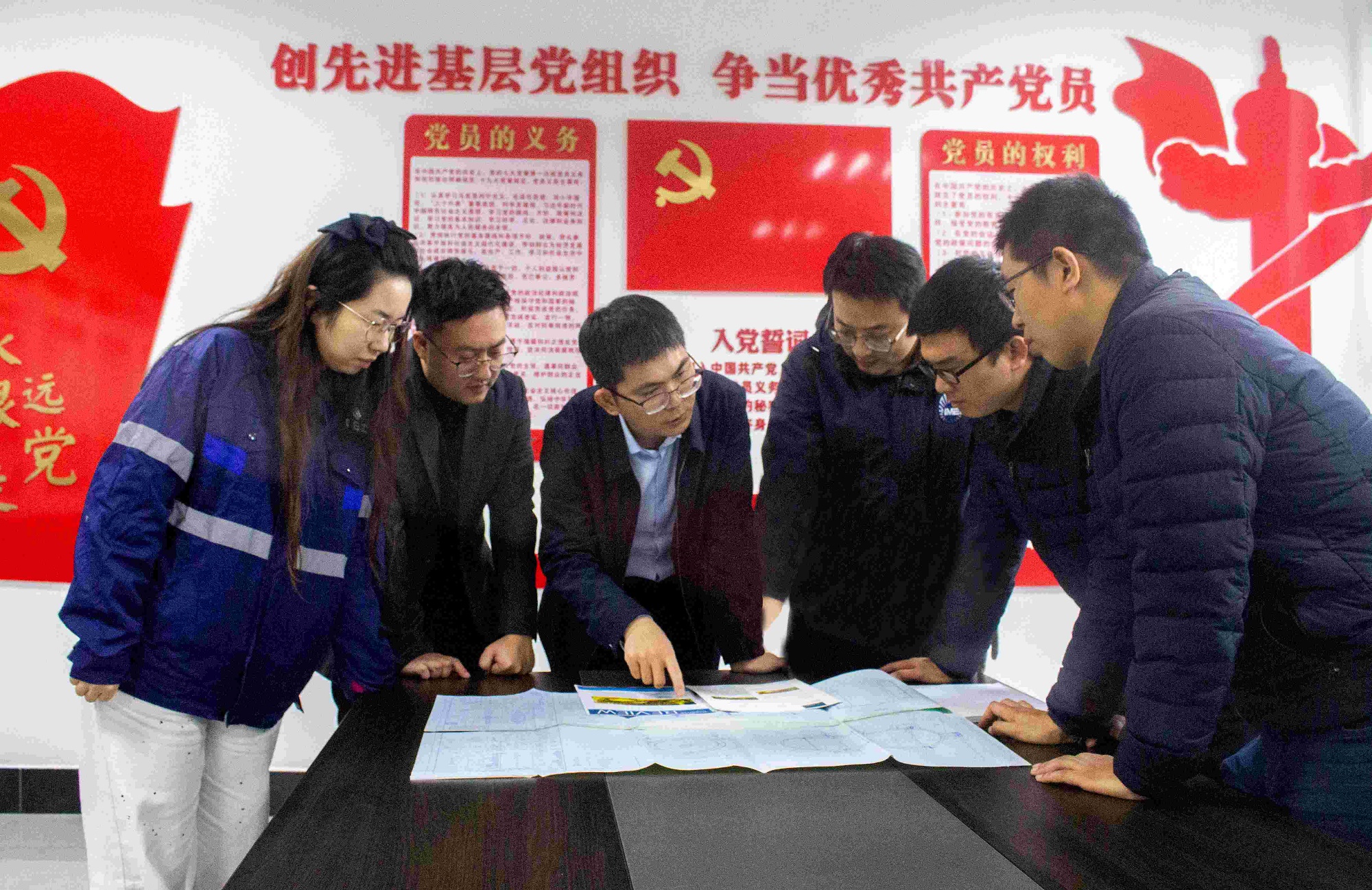 1686282073339943.jpg 水下公司工作照(1)(1).jpg